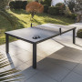 Table Classic outdoor gris noir sur une terrasse