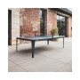 Table Hyphen gris noir sur une terrasse