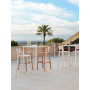Tables hautes Piave corda et tabourets Cassia, vue sur la mer