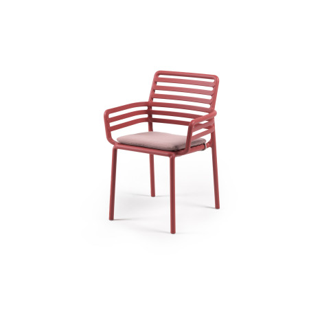 Fauteuil Doga marsala avec coussin rosa