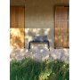 Banc Doga Bench antracite devant la maison