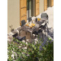 Chaises Bit antracite en terrasse