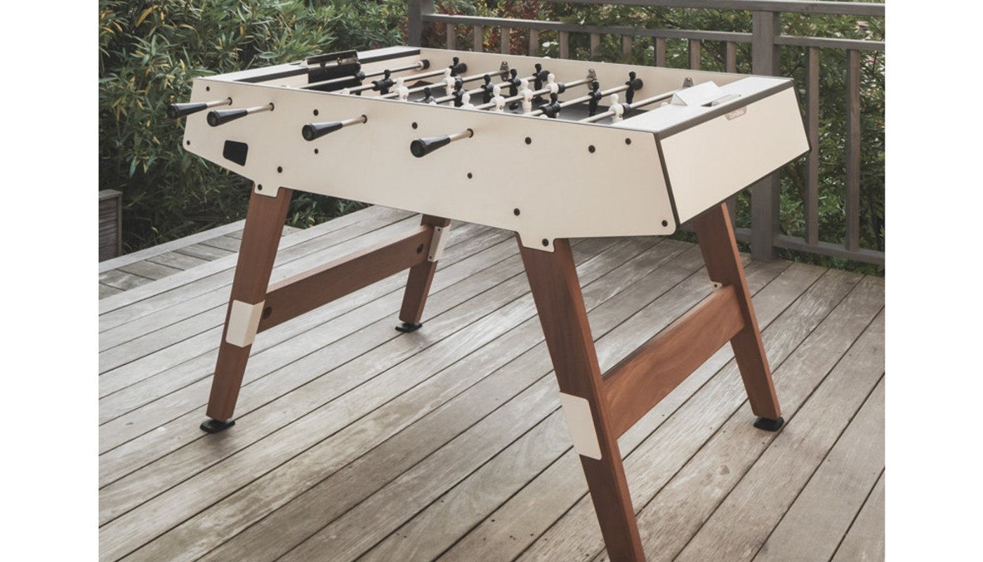 Baby-foot Origin Outdoor blanc Cornilleau sur une terrasse
