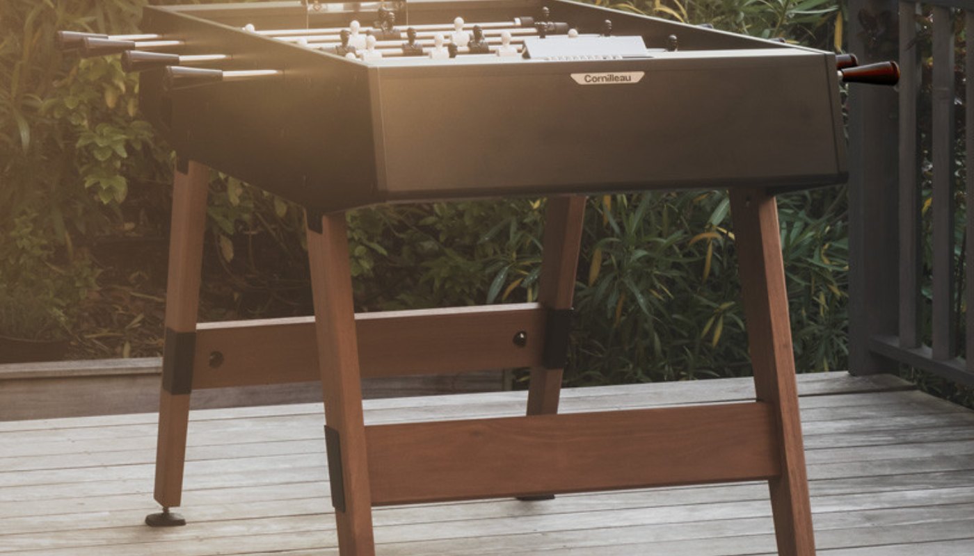 Baby-foot Origin Outdoor noir Cornilleau sur une terrasse
