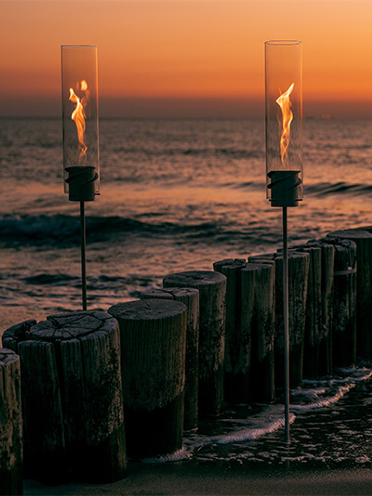 SPIN montés en torches de jardin au bord de l’eau