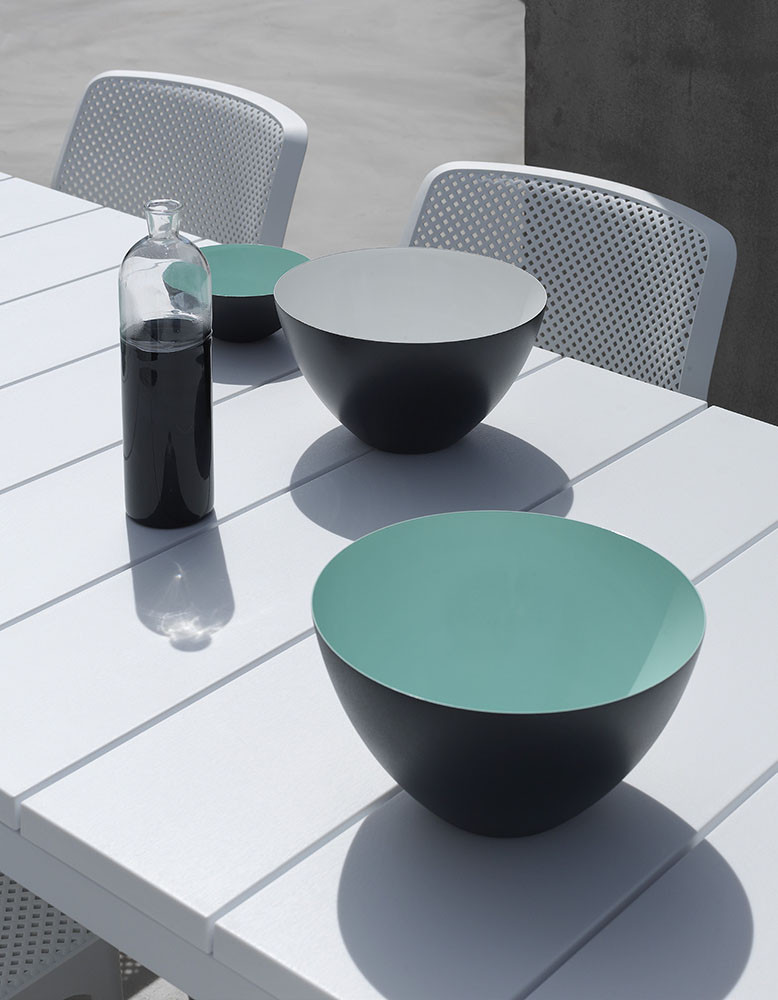 Table Rio 140 bianco dressée, fauteuils Net