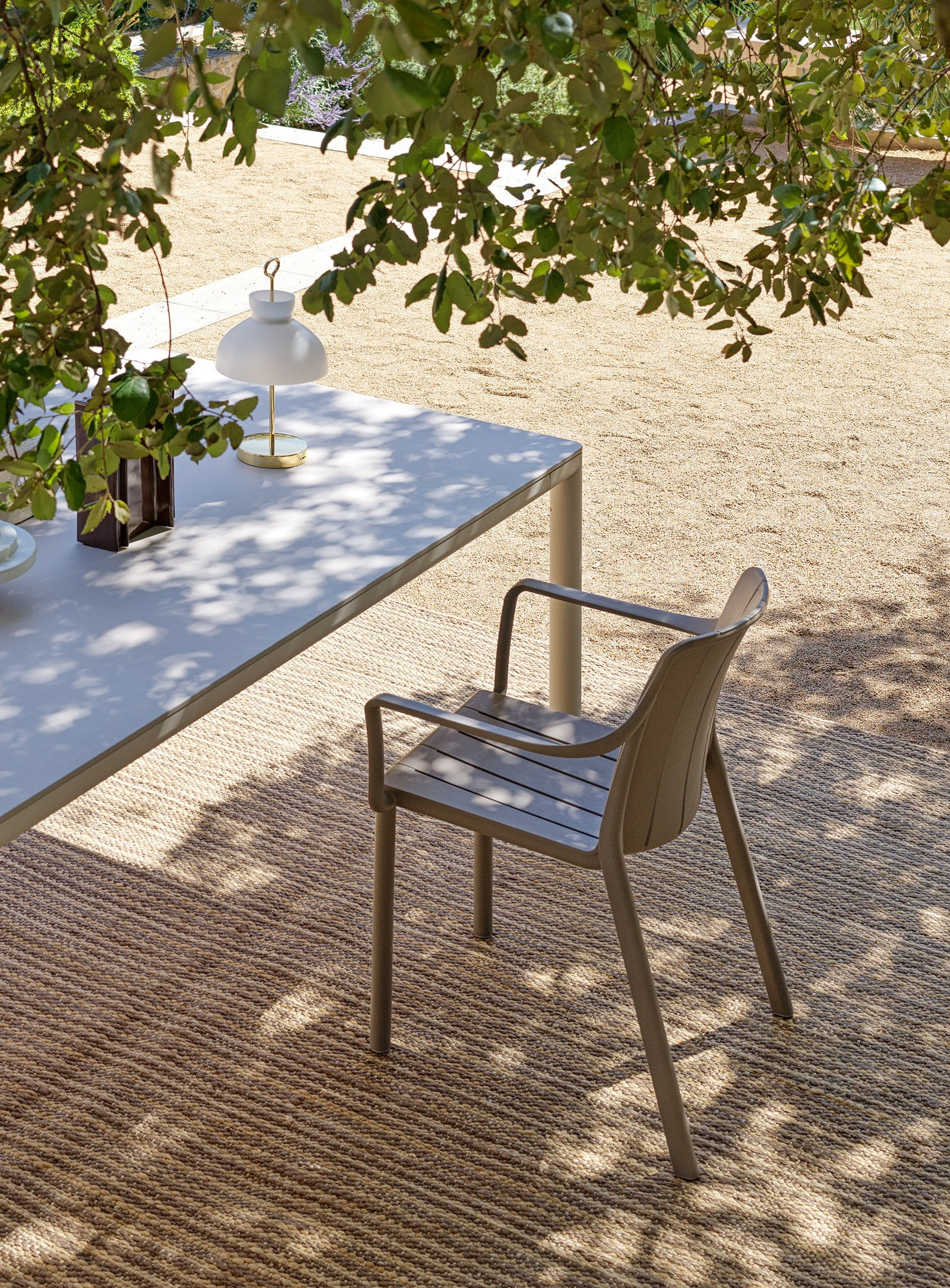 Fauteuil Tiberina et table Tevere Lam