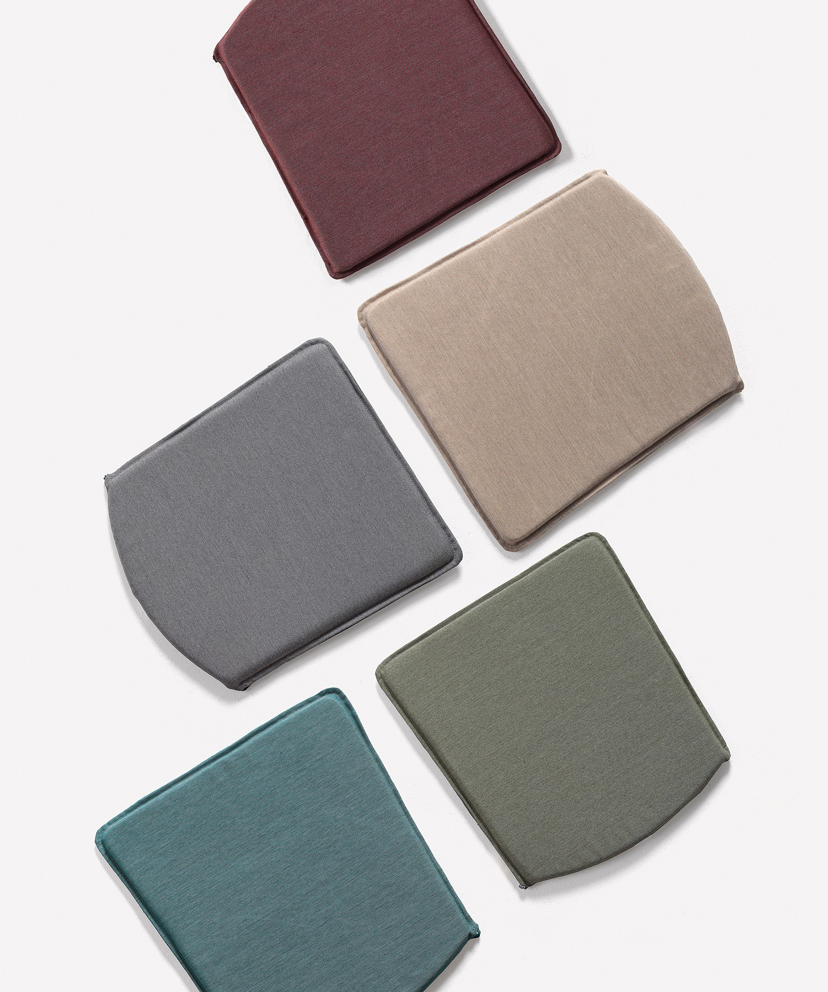 Les cinq tissus du coussin Cassia