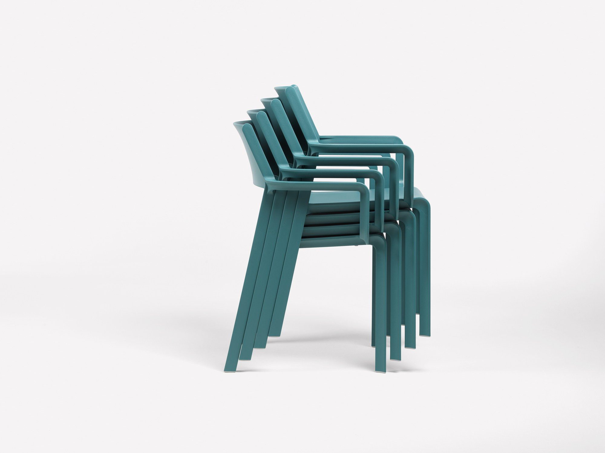 Fauteuils Trill ottanio empilés