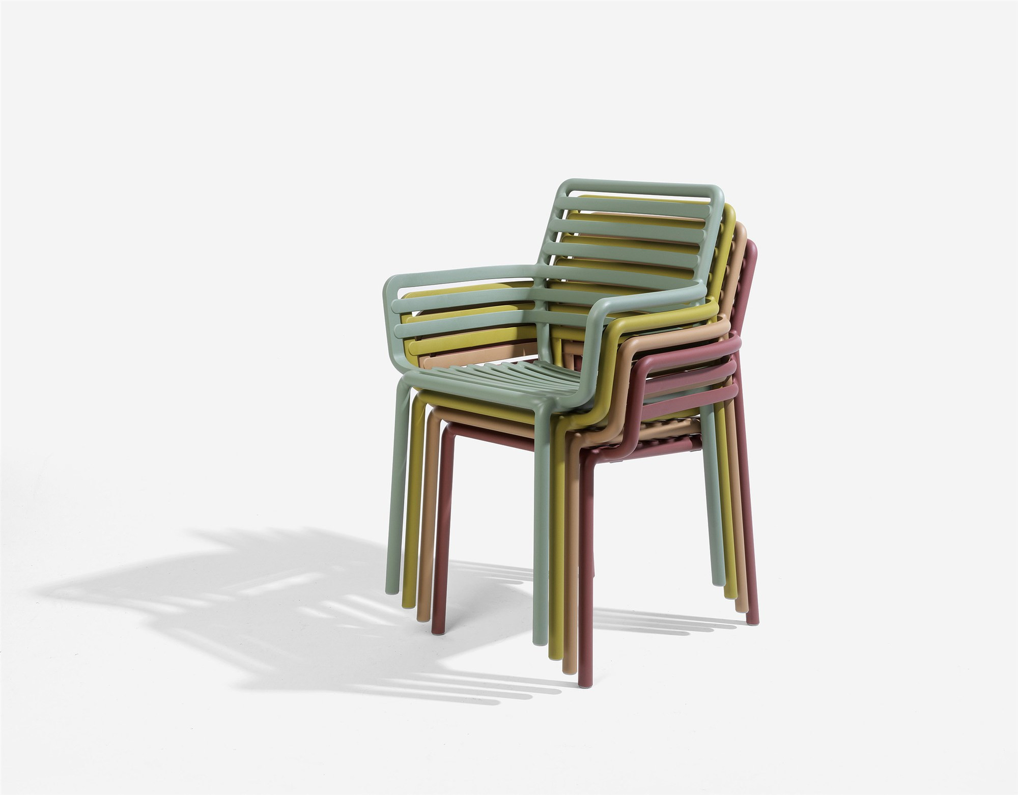 Fauteuils Doga empilés