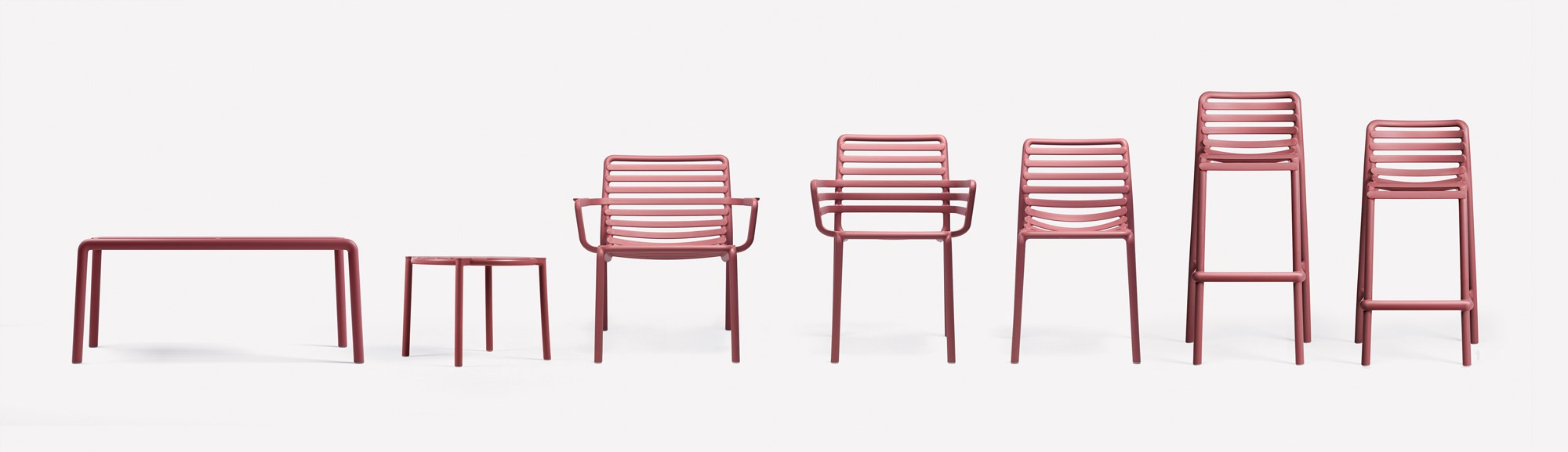 La collection Doga : fauteuil, chaise, relax, tabourets, banc et table