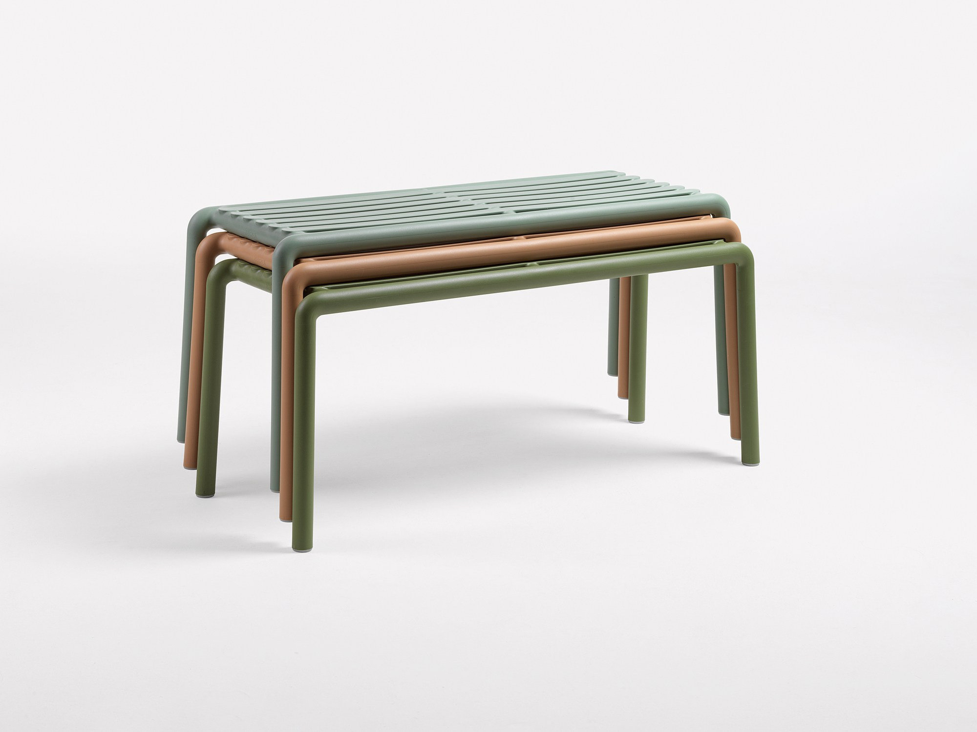 Bancs Doga Bench empilés