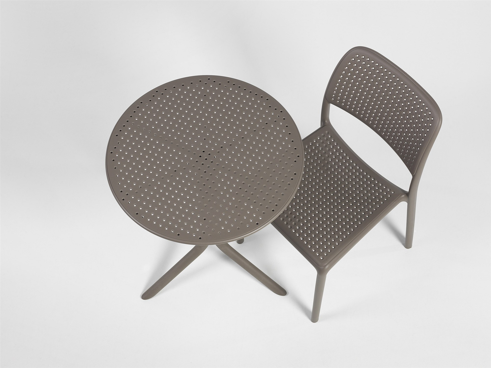 Chaise Bora Bistrot tortora et table, vue du ciel