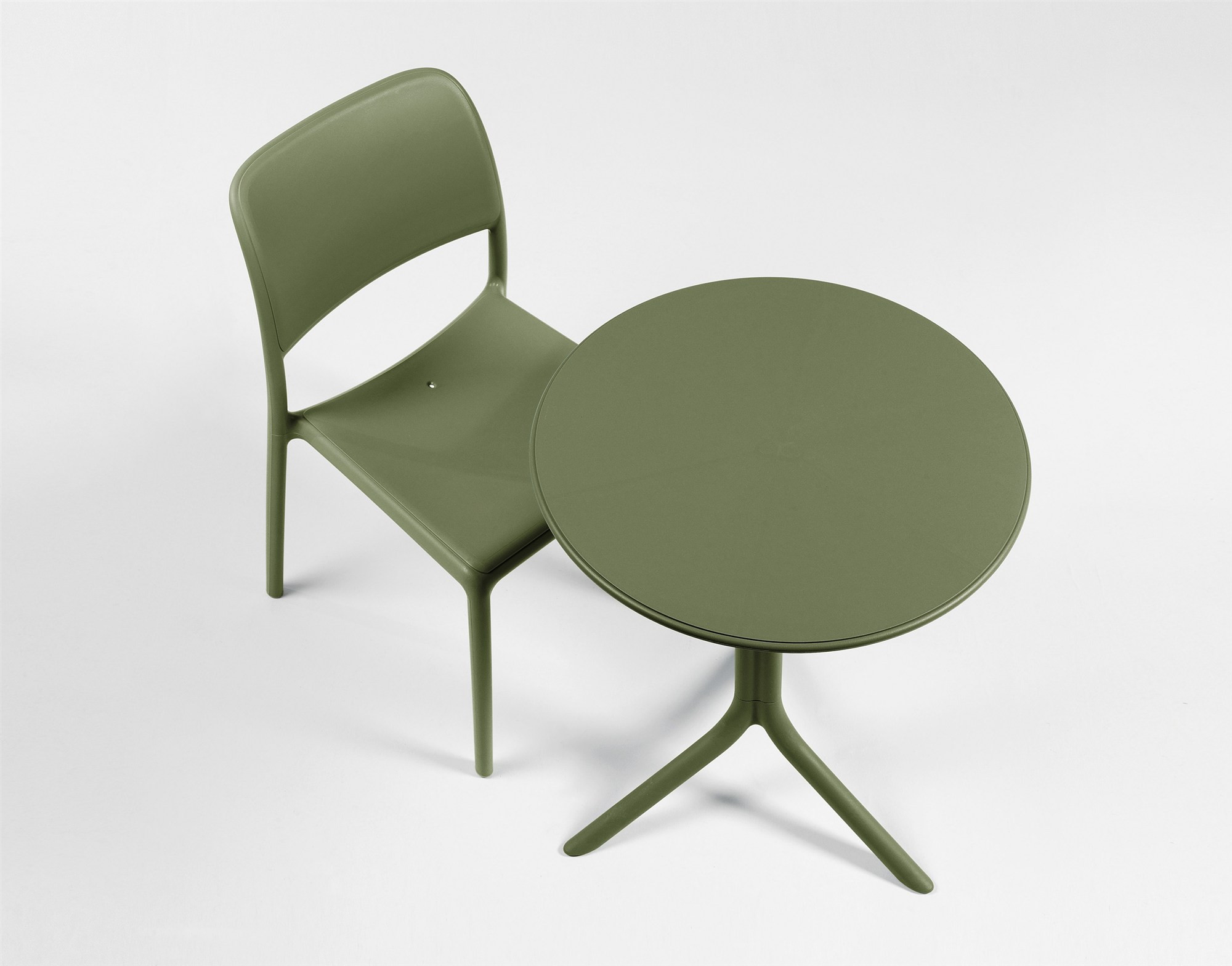 Chaise Riva Bistrot agave et table ronde, vue du ciel