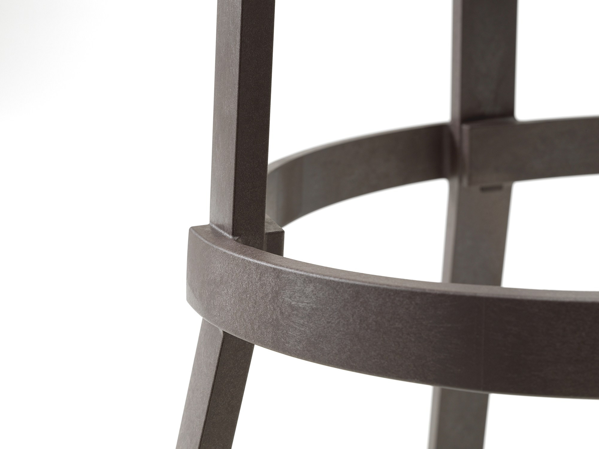 Tabouret Stack Maxi terra, détail du repose-pieds