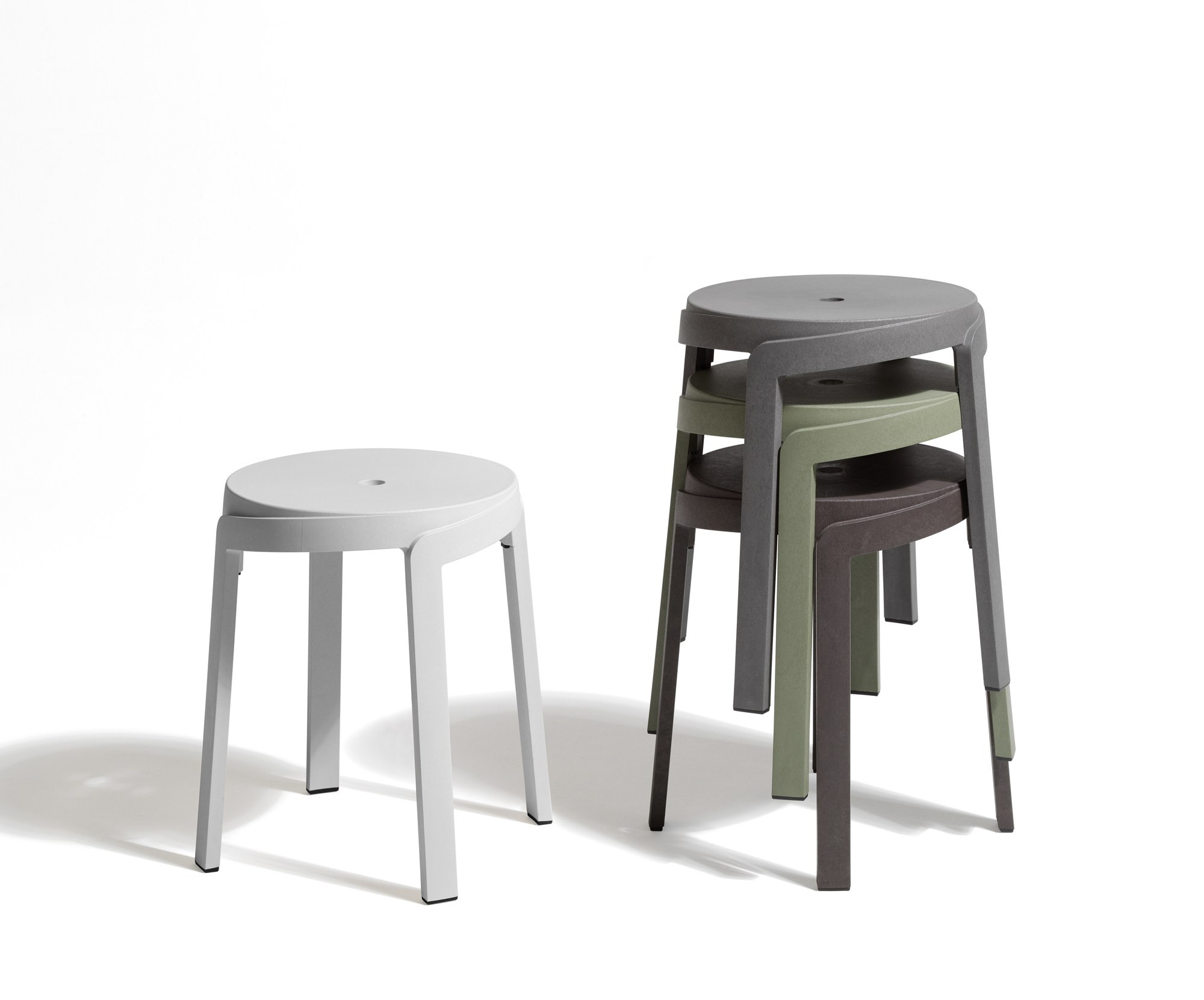 Tabourets Stack Mini gesso et terra empilés