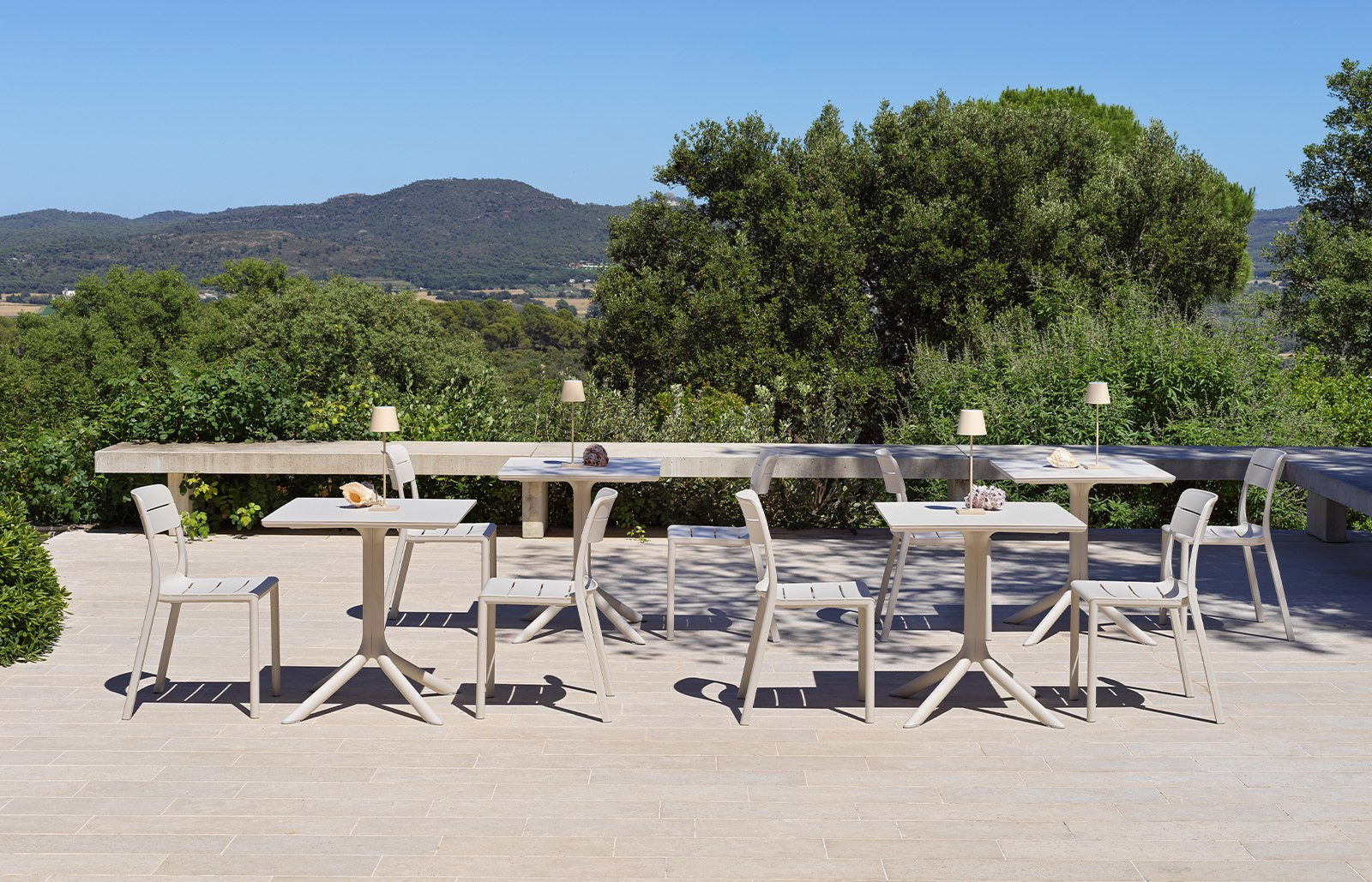 Table CLIP Mat 80 Nardi, en situation